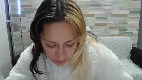 Mia online show from 10.03.25