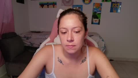 Snapshot of hot_mommymia chatting on 05.27.26 Mia online show from 05.27.26