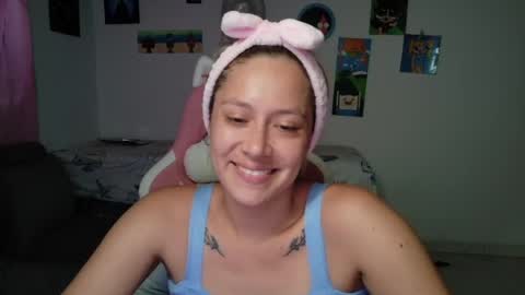 Snapshot of hot_mommymia chatting on 05.28.26 Mia online show from 05.28.26