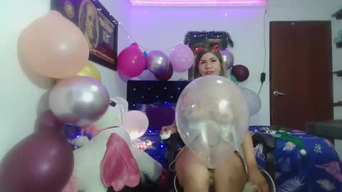 Snapshot of hot_sexy_bunny chatting on 12.11.24 hot sexy bunny online show from 12.11.24