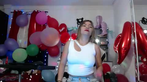 Snapshot of hot_sexy_bunny chatting on 02.12.25 hot sexy bunny online show from 02.12.25