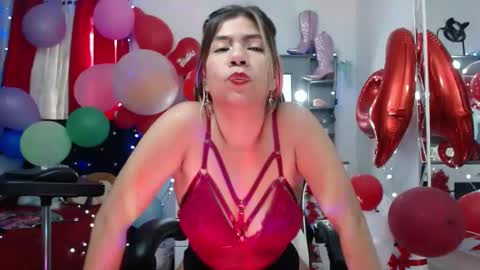 Snapshot of hot_sexy_bunny chatting on 02.12.25 hot sexy bunny online show from 02.12.25