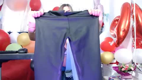 Snapshot of hot_sexy_bunny chatting on 02.26.25 hot sexy bunny online show from 02.26.25