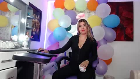 Snapshot of hot_sexy_bunny chatting on 09.14.25 hot sexy bunny online show from 09.14.25