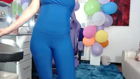 Snapshot of hot_sexy_bunny chatting on 09.15.25 hot sexy bunny online show from 09.15.25