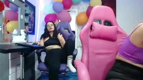 Snapshot of hot_sexy_bunny chatting on 09.27.25 hot sexy bunny online show from 09.27.25