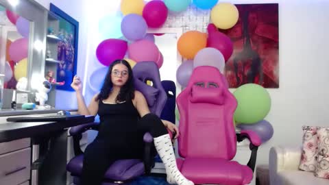 Snapshot of hot_sexy_bunny chatting on 09.29.25 hot sexy bunny online show from 09.29.25