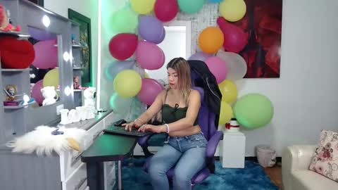 Snapshot of hot_sexy_bunny chatting on 10.01.25 hot sexy bunny online show from 10.01.25