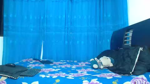 Hot Sharks   online show from 10.16.25