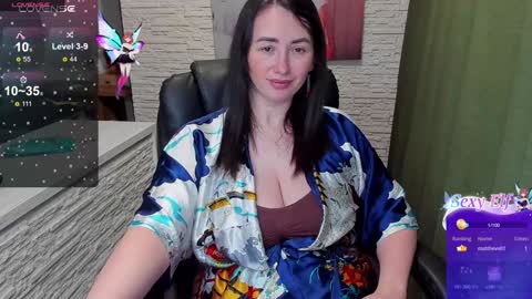 Snapshot of hot_squirtgirl chatting on 12.11.24 Vasilisa online show from 12.11.24