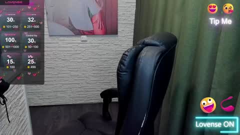 Snapshot of hot_squirtgirl chatting on 01.23.25 Vasilisa online show from 01.23.25