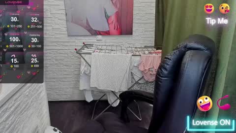 Snapshot of hot_squirtgirl chatting on 01.27.25 Vasilisa online show from 01.27.25