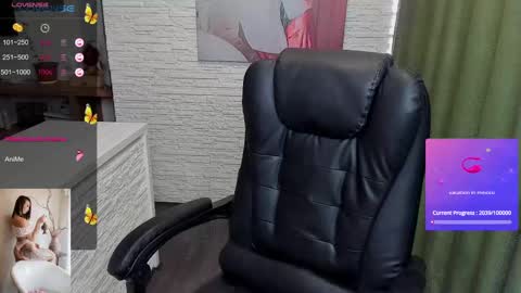 Snapshot of hot_squirtgirl chatting on 03.04.25 Vasilisa online show from 03.04.25