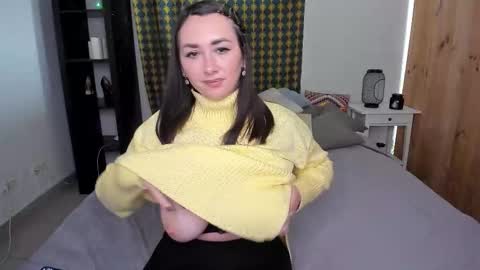 Snapshot of hot_squirtgirl chatting on 11.06.25 Vasilisa online show from 11.06.25