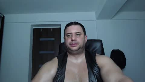 Snapshot of hot_stefano1 chatting on 10.18.25 Stefano.. online show from 10.18.25