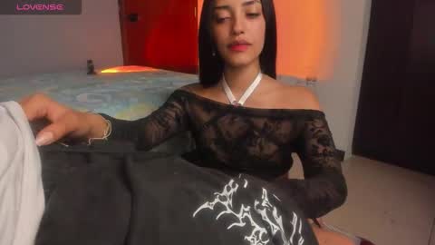 Snapshot of hot_weedlover chatting on 11.20.25 KATE and JEFF online show from 11.20.25