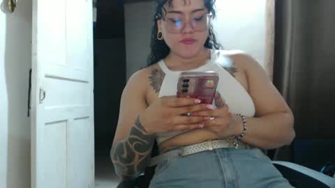 Snapshot of hotandpower10 chatting on 12.10.24 Hot and PowerHOPE U MISS ME online show from 12.10.24
