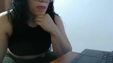 Snapshot of hotandpower10 chatting on 01.07.25 Hot and PowerHOPE U MISS ME online show from 01.07.25