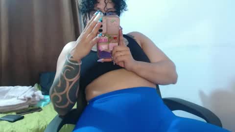 Snapshot of hotandpower10 chatting on 02.11.25 Hot and PowerHOPE U MISS ME online show from 02.11.25