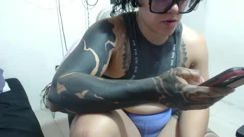 Snapshot of hotandpower10 chatting on 09.09.25 Hot and PowerHOPE U MISS ME online show from 09.09.25