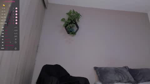 Snapshot of hotay_ chatting on 12.15.24 Andrew xdres08 online show from 12.15.24