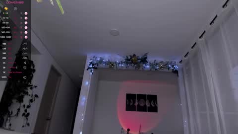 Snapshot of hotay_ chatting on 12.26.24 Andrew xdres08 online show from 12.26.24
