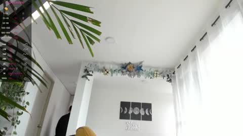 Snapshot of hotay_ chatting on 12.31.24 Andrew xdres08 online show from 12.31.24