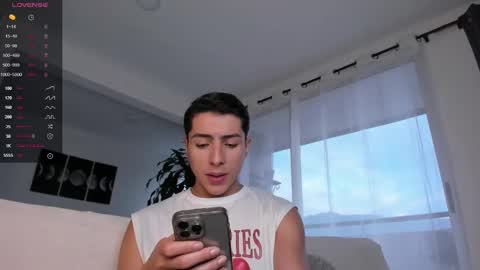 Snapshot of hotay_ chatting on 01.24.25 Andrew xdres08 online show from 01.24.25