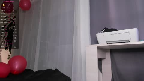 Snapshot of hotay_ chatting on 02.15.25 Andrew xdres08 online show from 02.15.25