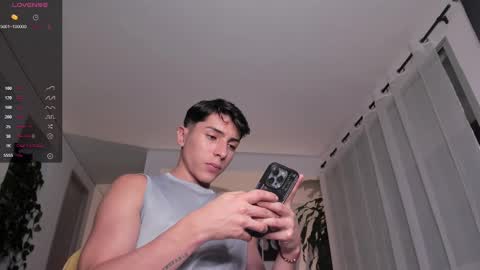 Snapshot of hotay_ chatting on 02.21.25 Andrew xdres08 online show from 02.21.25