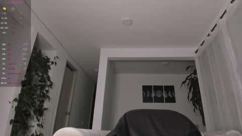 Snapshot of hotay_ chatting on 10.19.25 Andrew xdres08 online show from 10.19.25