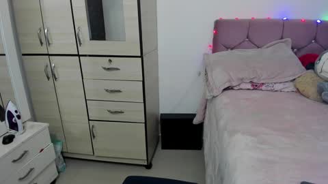 Snapshot of hotbbcwife chatting on 01.23.25 lesly and ander online show from 01.23.25