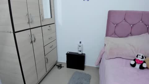 Snapshot of hotbbcwife chatting on 03.09.25 lesly and ander online show from 03.09.25