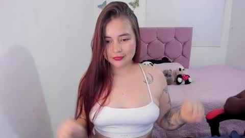 Snapshot of hotbbcwife chatting on 11.06.25 lesly and ander online show from 11.06.25