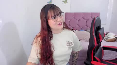 Snapshot of hotbbcwife chatting on 11.29.25 lesly and ander online show from 11.29.25