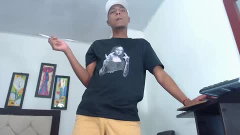 Snapshot of hotboyluxe chatting on 02.06.26 hotboyluxe online show from 02.06.26