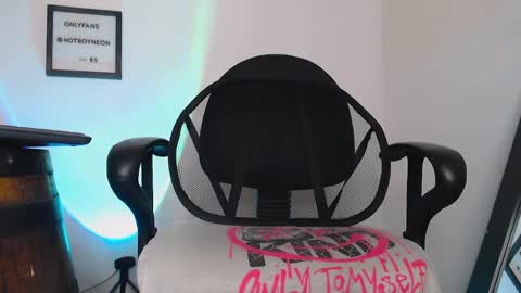 Alex Neon online show from 12.21.24