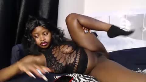 Snapshot of hotcurvykeisha chatting on 01.03.25 Hotcurvykeisha online show from 01.03.25