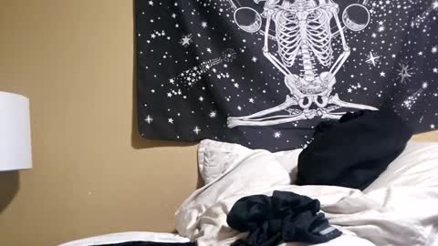 hotdangerousfriend online show from 10.13.25