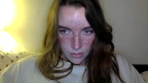 Snapshot of hoteffy chatting on 02.26.26 effy online show from 02.26.26