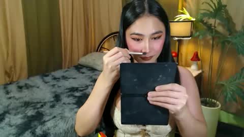 Snapshot of hotevatrans chatting on 11.06.25 EVA online show from 11.06.25