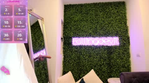 hotfallingdevil online show from 02.06.25