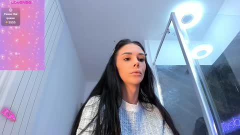 hotfallingdevil online show from 10.13.25