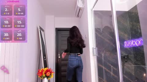 hotfallingdevil online show from 11.10.25