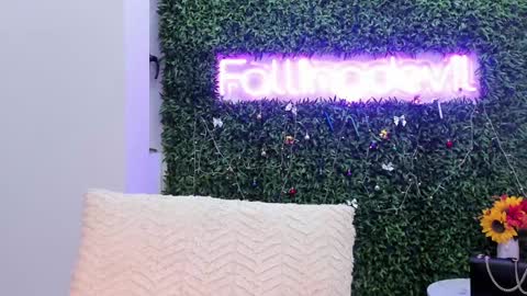 hotfallingdevil online show from 12.22.25