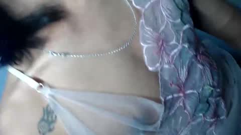 Snapshot of hotgirl_krisxx chatting on 09.20.25 hotgirl_krisxx online show from 09.20.25