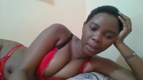 Snapshot of hotgodees chatting on 02.15.25 Queen online show from 02.15.25