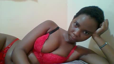 Snapshot of hotgodees chatting on 02.17.25 Queen online show from 02.17.25