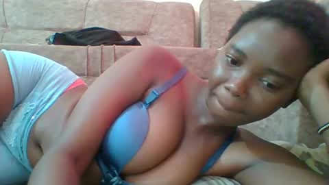 Snapshot of hotgodees chatting on 02.26.25 Queen online show from 02.26.25