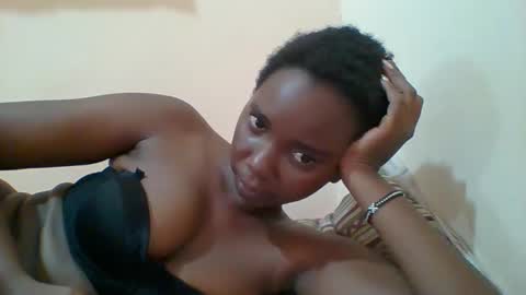 Snapshot of hotgodees chatting on 03.01.25 Queen online show from 03.01.25